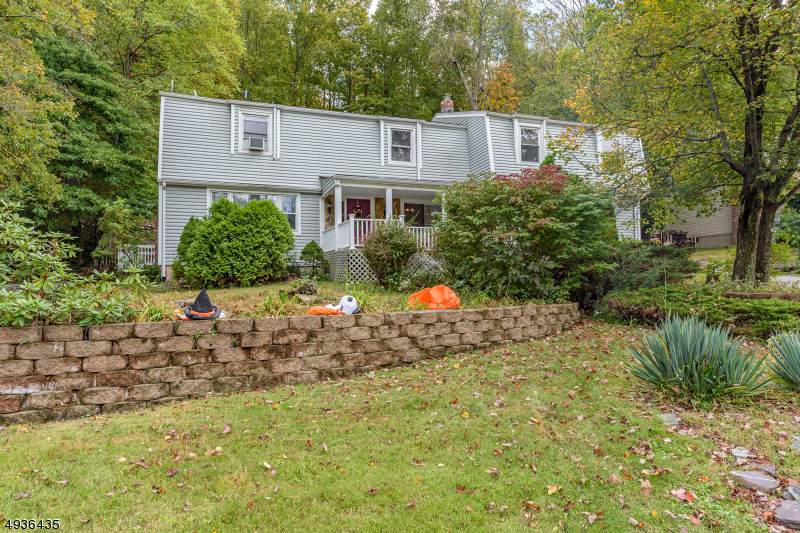 104 Vreeland Rd - Photo 1