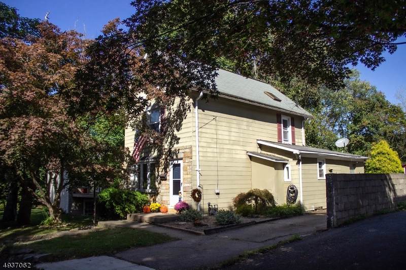 22 Fisher Ave - Photo 1