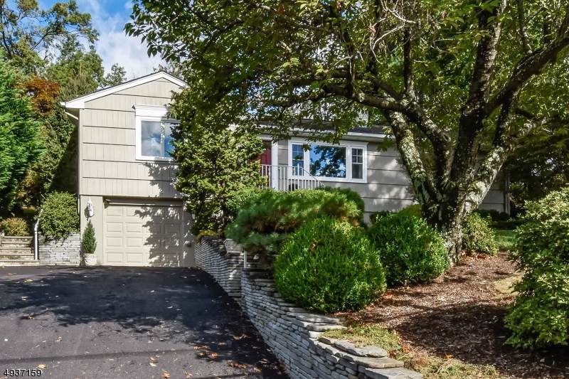 8 Knollwood Road - Photo 1