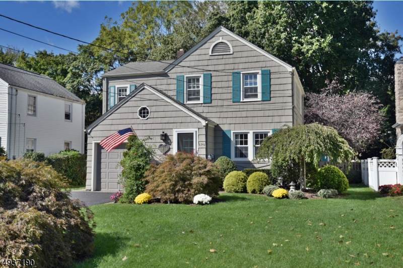570 Barnett Pl - Photo 1