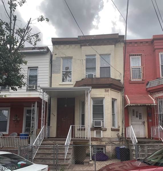 205 44TH ST - Photo 1