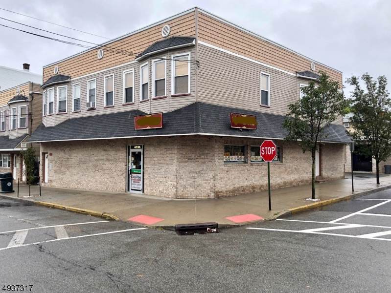 613 Elm - Photo 1