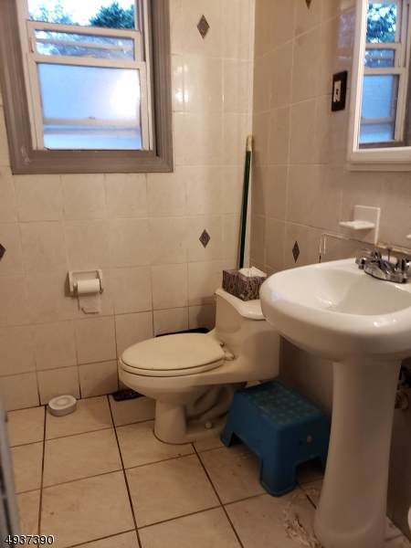 524 Chandler Ave - Photo 1