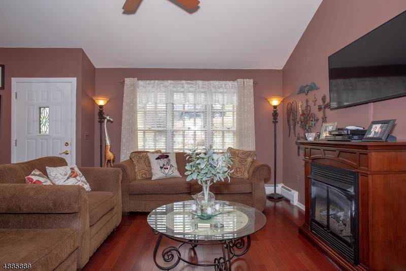 9 Hemlock Dr - Photo 1