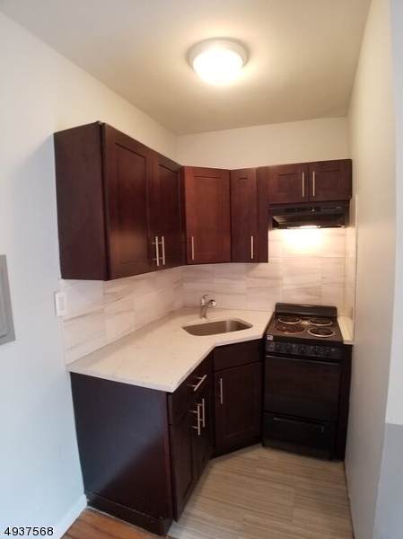 30 Gladstone Ave Apt 3 - Photo 1