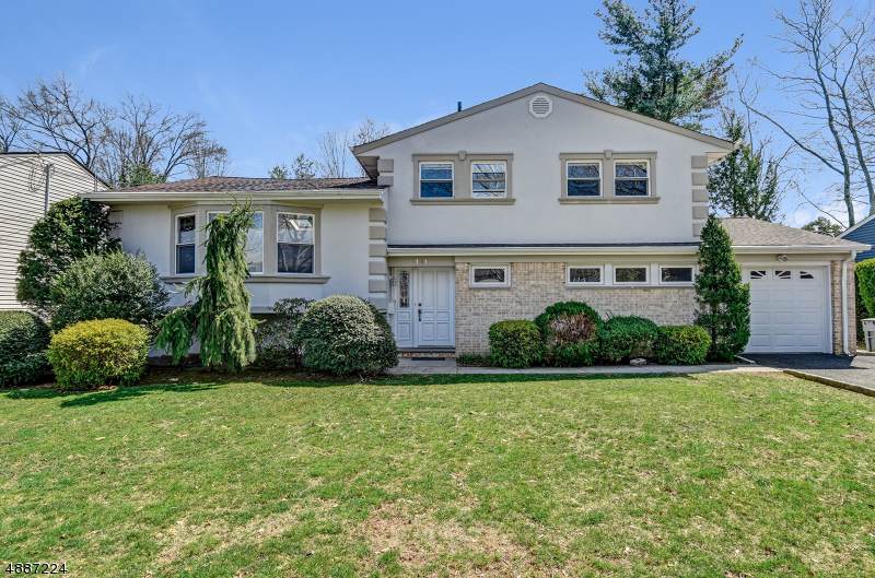 121 Laurel Dr - Photo 1
