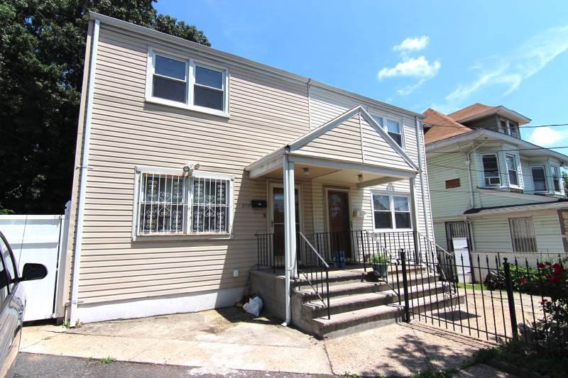 219 Montclair Ave - Photo 1