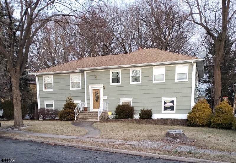 1215 Clifton Ter - Photo 1
