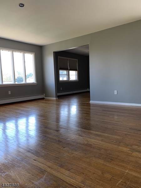 421 Spencer St - Photo 1