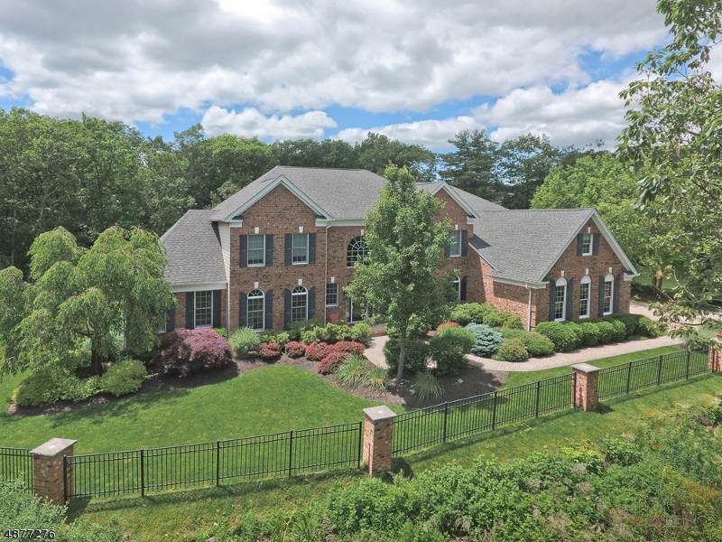 33 Crownview Ct - Photo 1