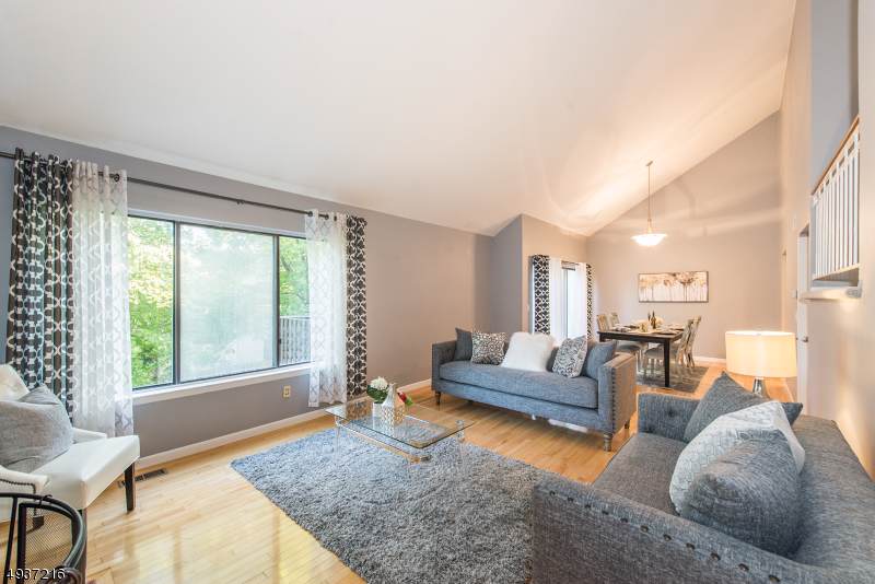 8 Sycamore Ln - Photo 1