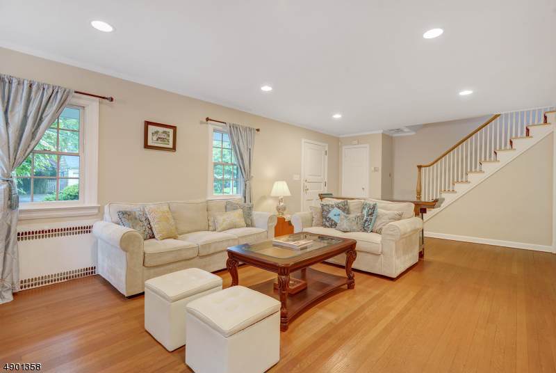 19 Oak Hill Rd - Photo 1