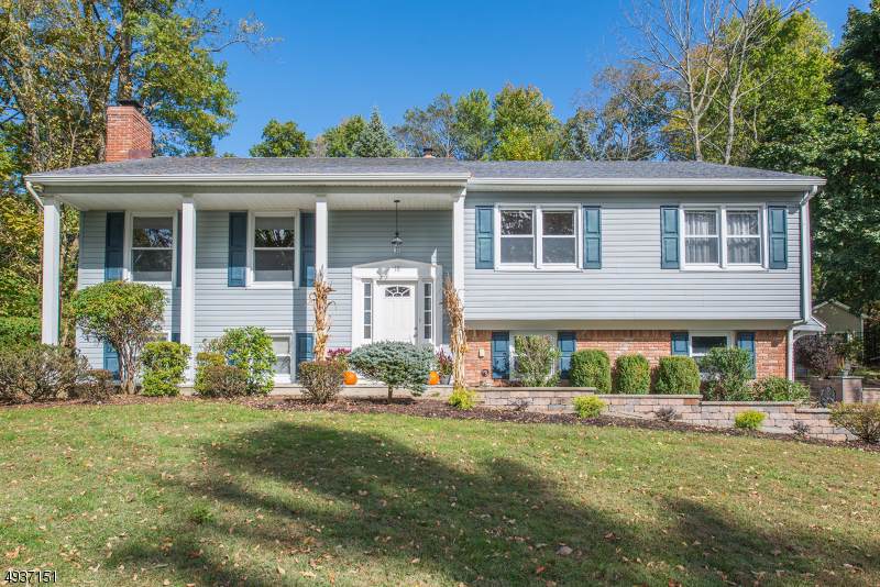 16 Pine Ter - Photo 1