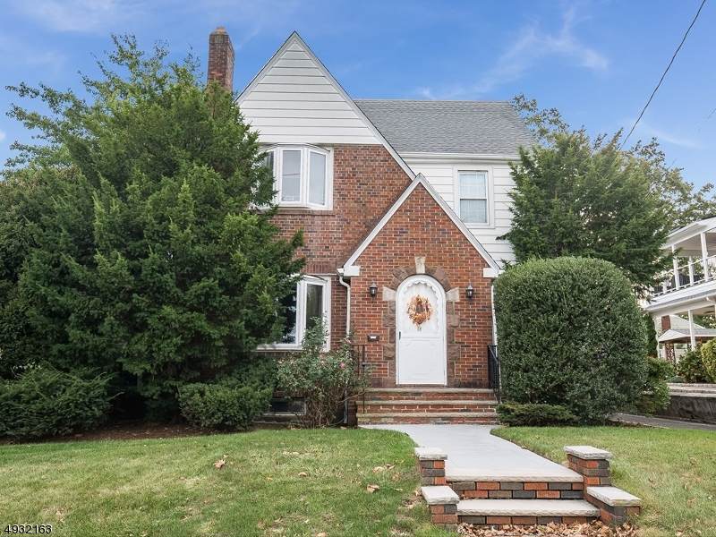 18 Sunnycrest Ave - Photo 1