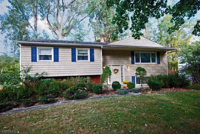 32 Molly Stark Dr - Photo 1
