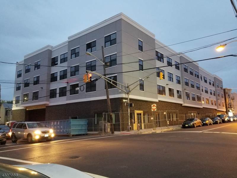 77 Park Ave - Photo 1