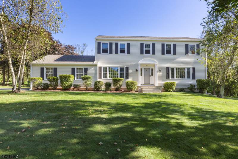 10 Douglas Dr - Photo 1