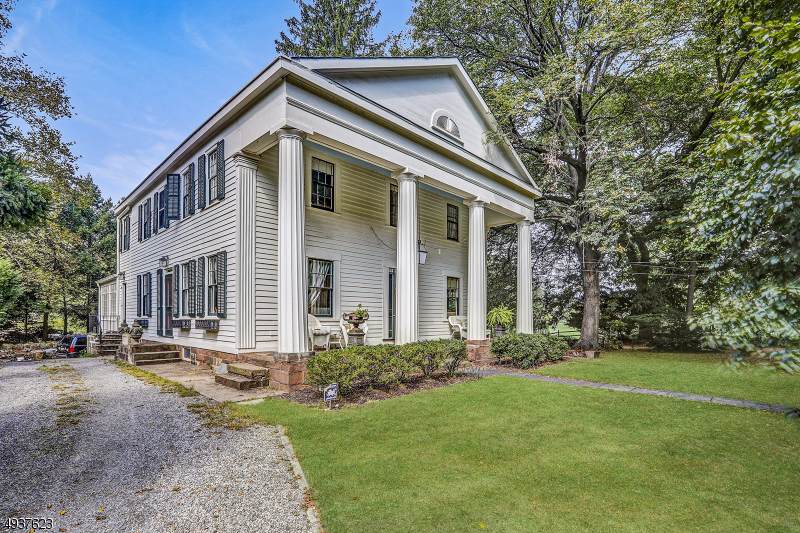 693 Valley St - Photo 1