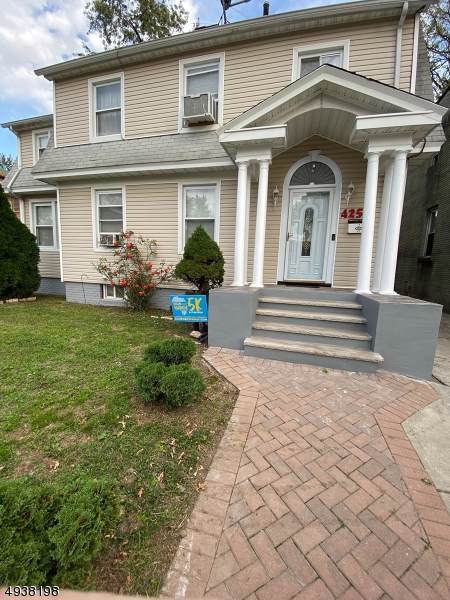 425 Linden St - Photo 1