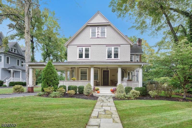 419 Spring Ave - Photo 1