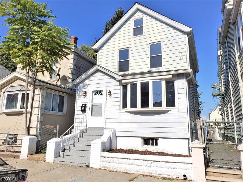 238 Burgess Pl - Photo 1