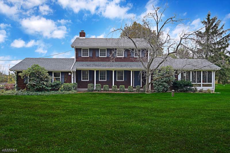 33 Hill And Dale Road - Photo 1