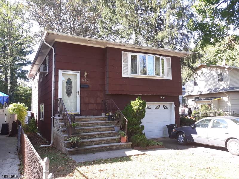 1420 Brown Pl - Photo 1