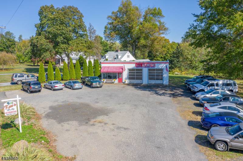 1076 Old York Rd - Photo 1