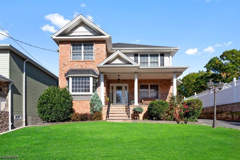 10 Hastings Ave - Photo 1