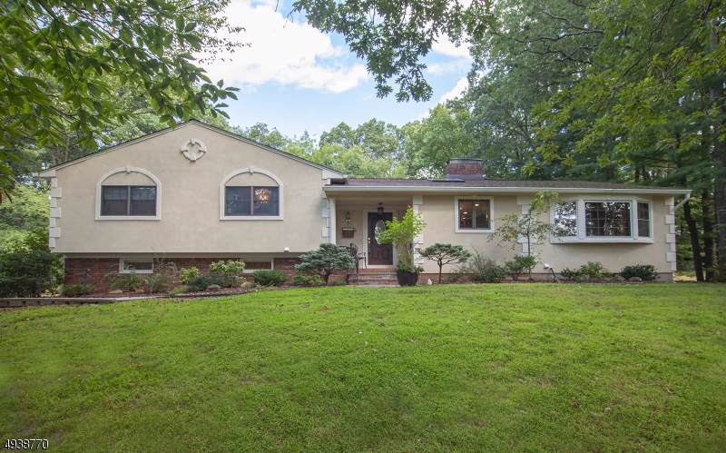 45 Hickory Pl - Photo 1
