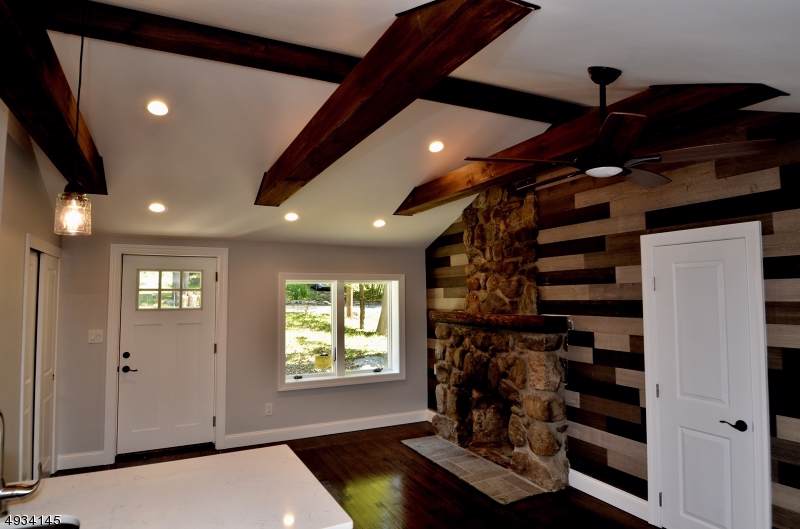 24 Lakeview Rd - Photo 1