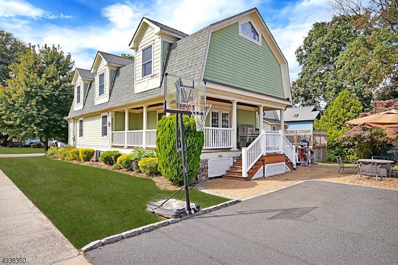 302 Sanford Avenue - Photo 1