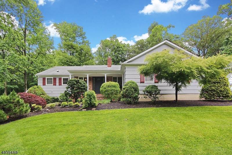 121 Lenape Ln - Photo 1