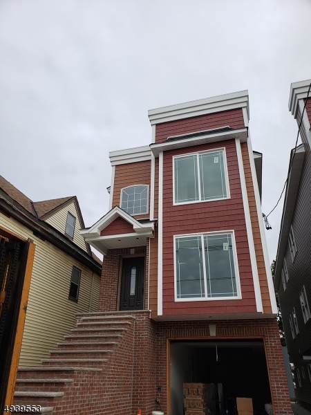937 Bond St - Photo 1