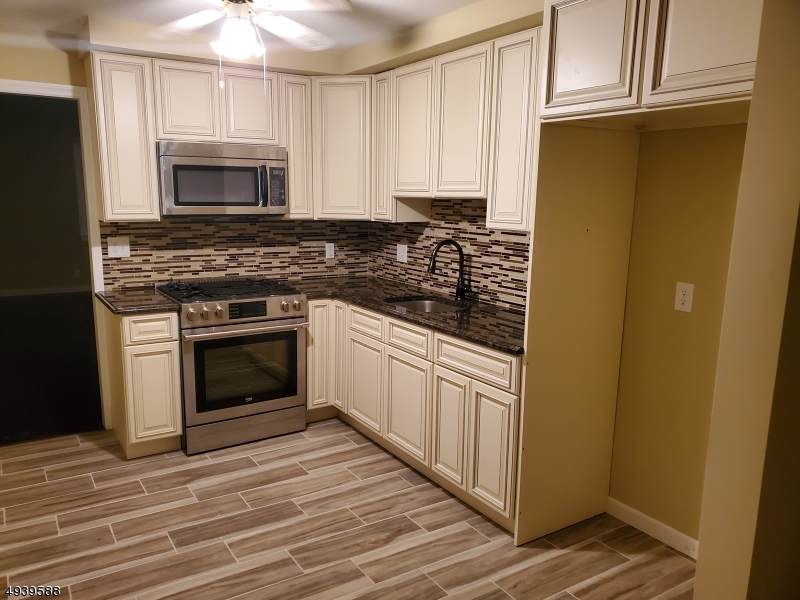 51 Kaywin Ave - Photo 1
