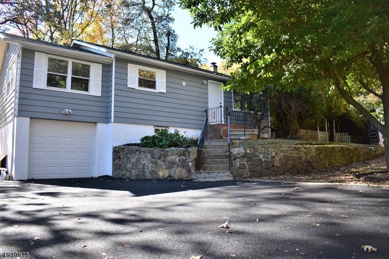 4 Rose St - Photo 1