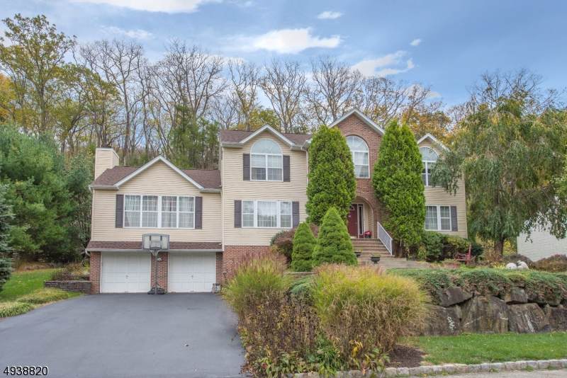 26 Cherbourg Dr - Photo 1
