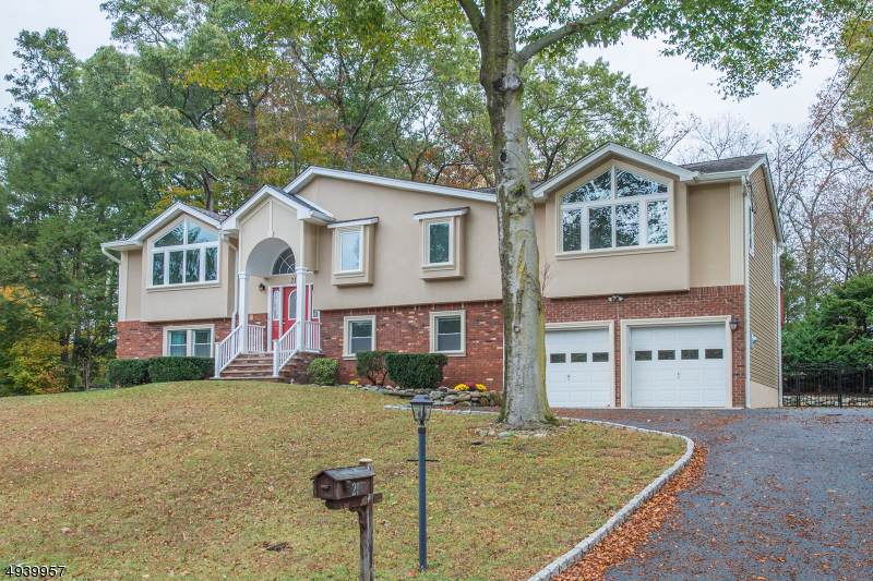 21 Marcia Rd - Photo 1