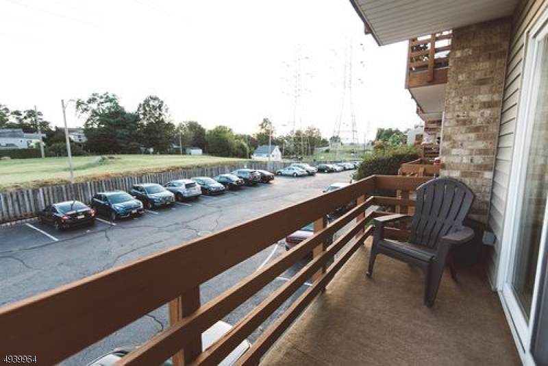 688 Union Ave - Photo 1