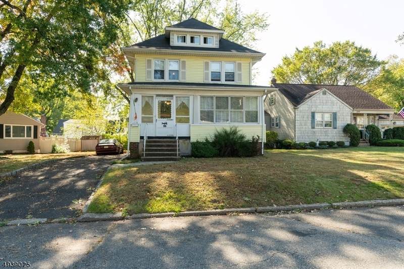 209 Hemlock - Photo 1
