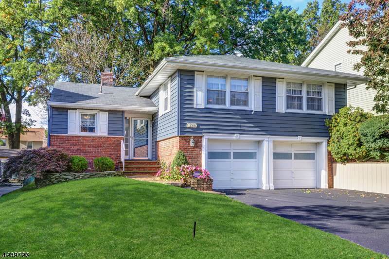 328 Sherwood Rd - Photo 1