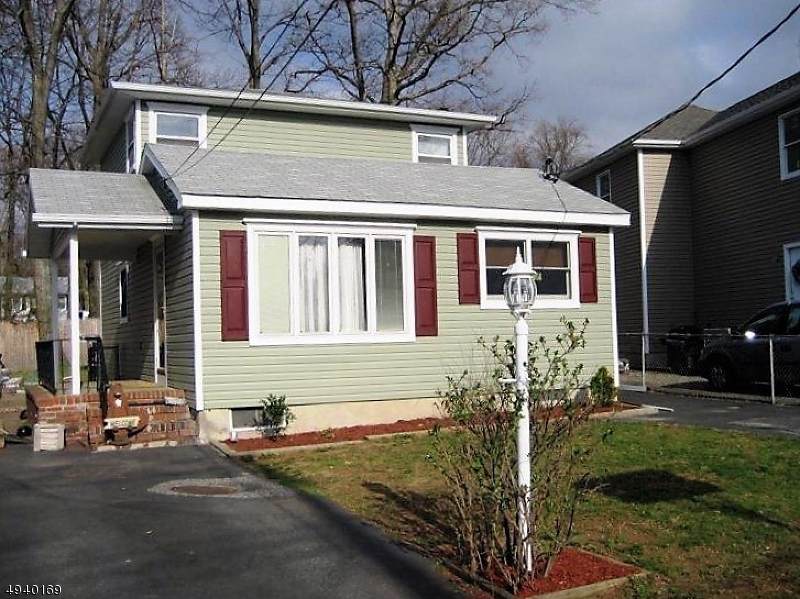 203 Windsor Ave - Photo 1