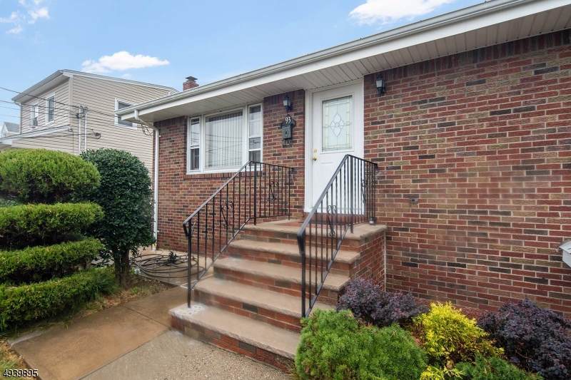 93 Norwood Ave - Photo 1