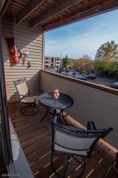 828 Main St - Photo 1