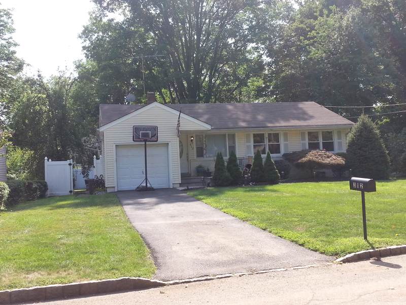 312 Hoe Ave - Photo 1