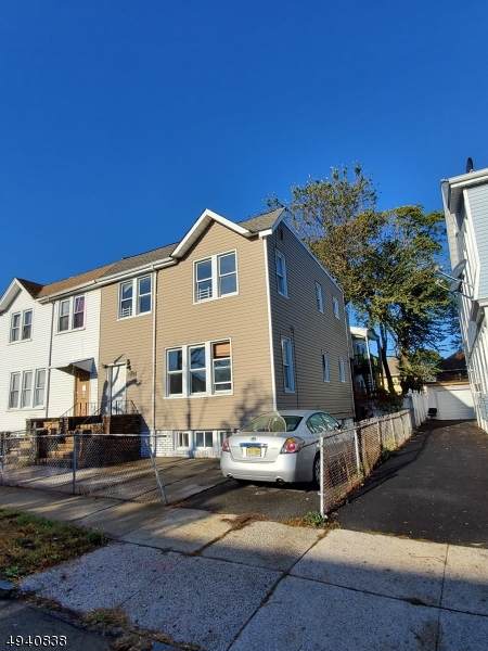 227 Hollywood Ave - Photo 1