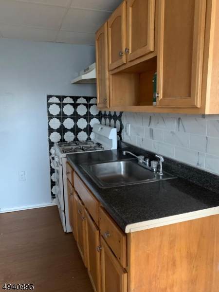 319 E Jersey St - Photo 1