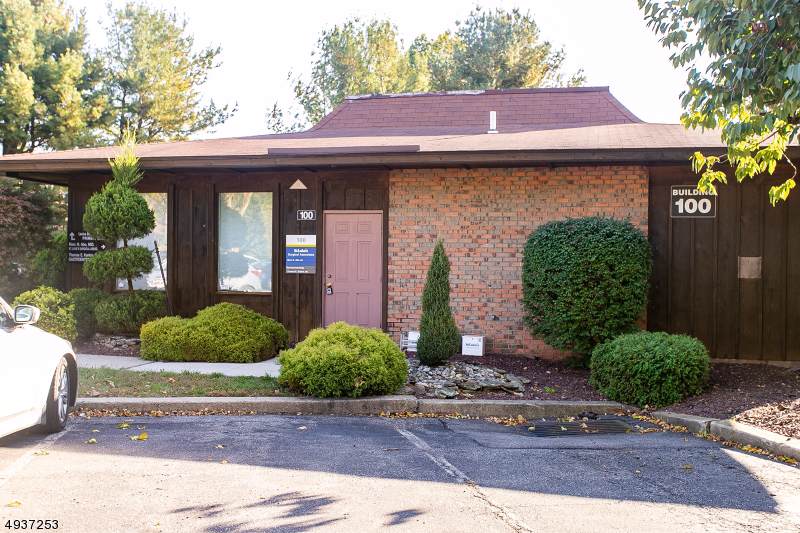 100 Coventry Dr - Photo 1