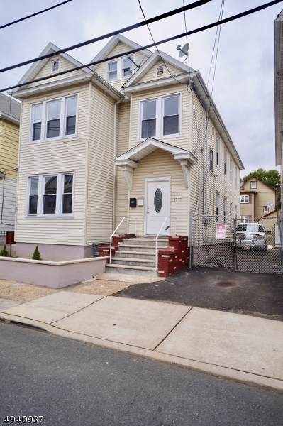 1377 Alina St - Photo 1