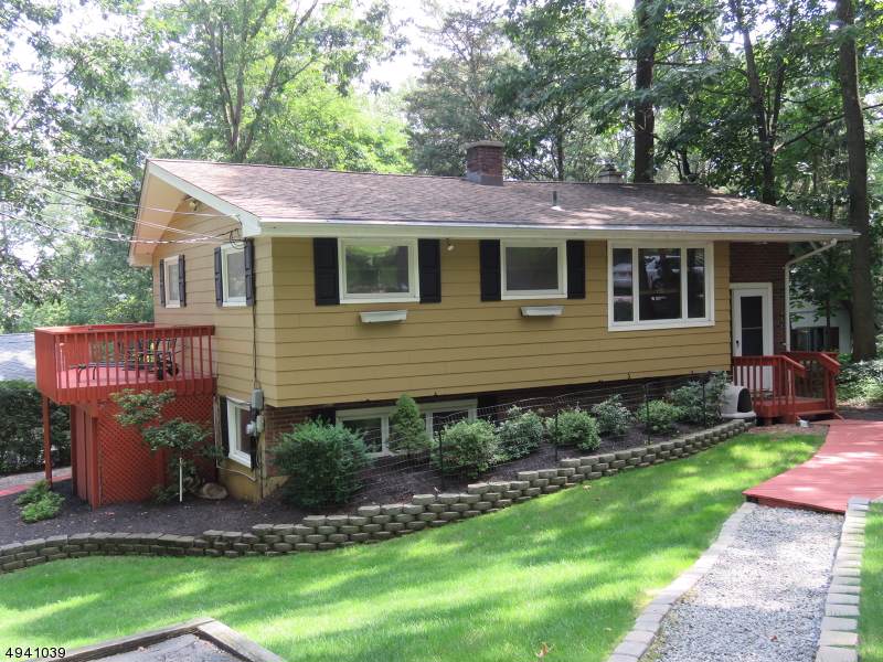 39 Sherwood Forest Dr - Photo 1
